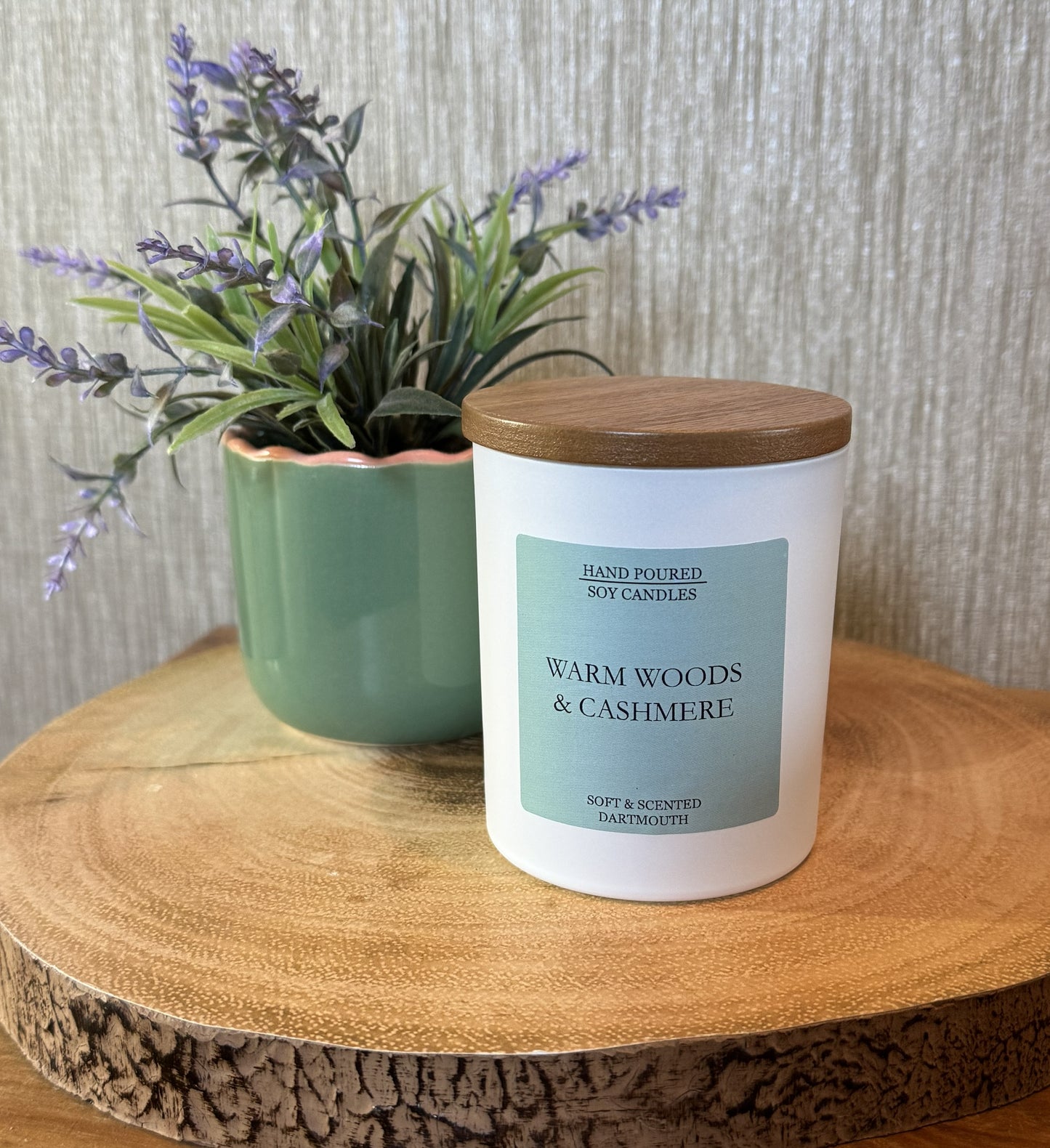 30cl Warm Woods & Cashmere Candle