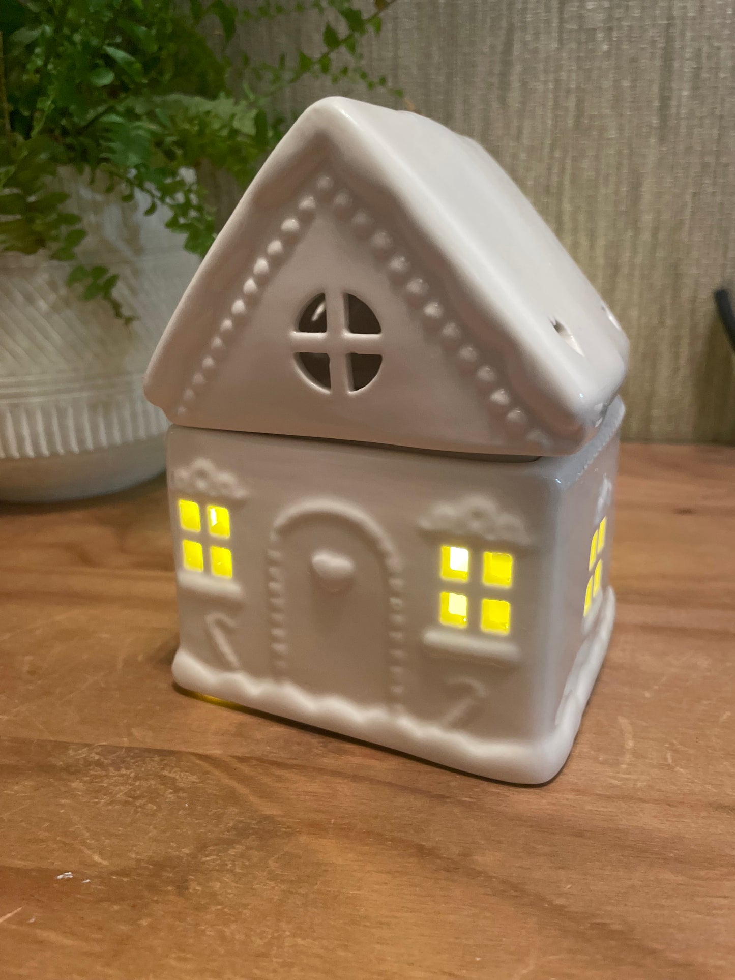 White Gingerbread House Wax Warmer