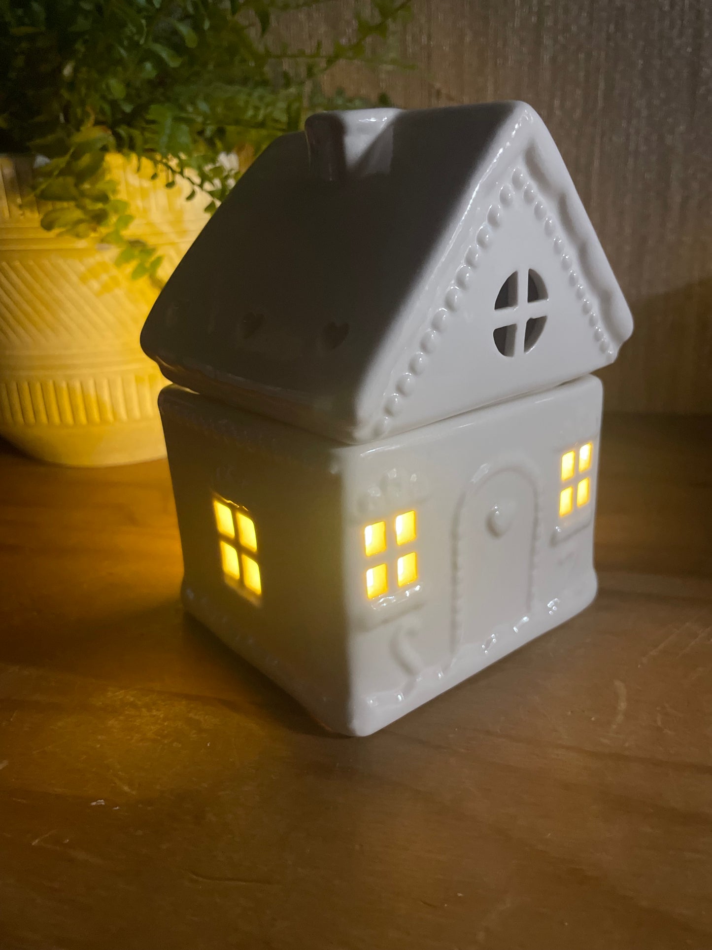 White Gingerbread House Wax Warmer