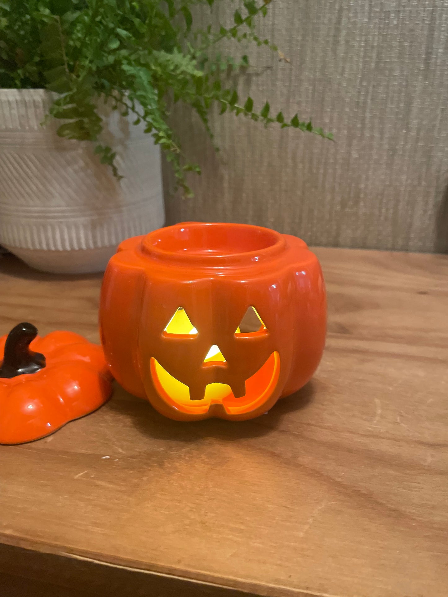 Jack-O-Lantern Wax Warmer